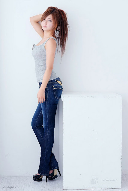 Foto Model Sexy Dan Cantik Korea, Ryu Ji Hye - Ada Yang Asik
