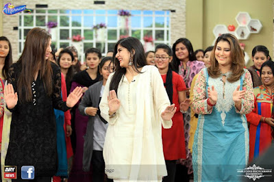 Mahira Khan Celebrate Her Birthday With Sanam Balouch At The Morning Show Today!