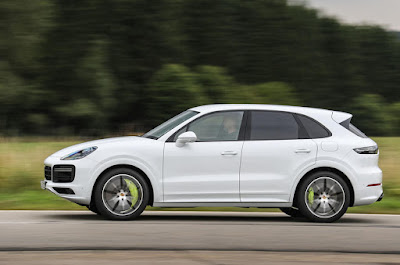 2019 Porsche Cayenne E-Hybrid Review