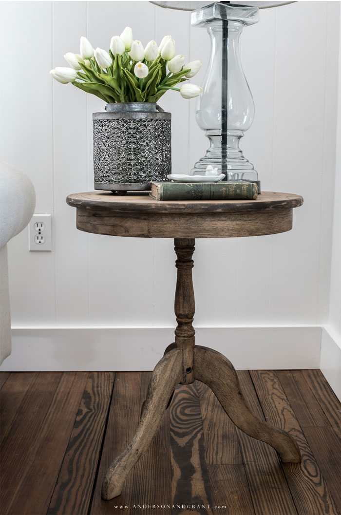 Wood end table with tulips and lamp