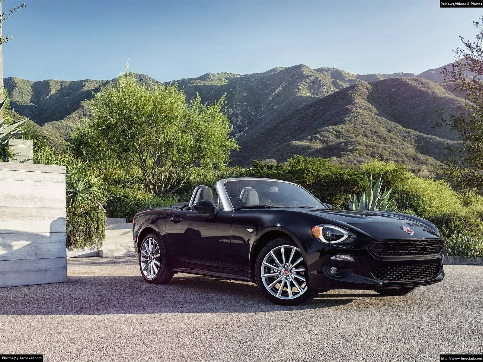 Hình ảnh xe ô tô Fiat 124 Spider 2017 & nội ngoại thất