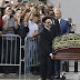 الآلاف يحضرون صلاة الجنازة على جثمان الملاكم العالمي محمد علي كلاي 