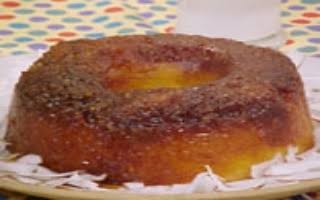 BOLO DE MANDIOCA COM CALDA