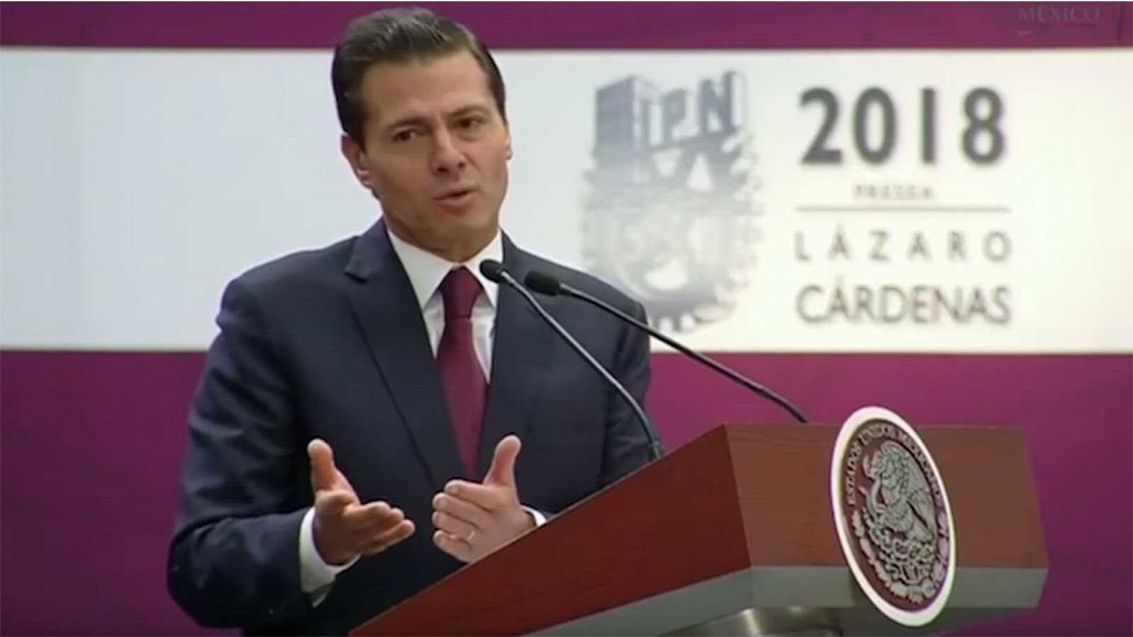 Peña Nieto hace de nuevo el ridículo, dice que el Politécnico Nacional se fundó hace 50 décadas (500 años)