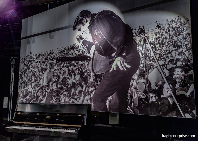 Piano de Elvis Presley exposto em Graceland, Memphis