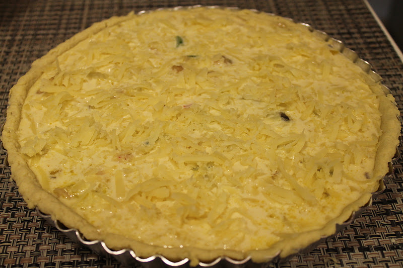 Chicken and Mushroom Quiche - Azie Kitchen