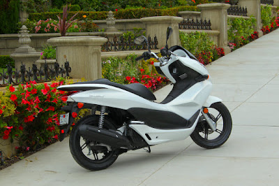 2011 Honda PCX Wallpaper