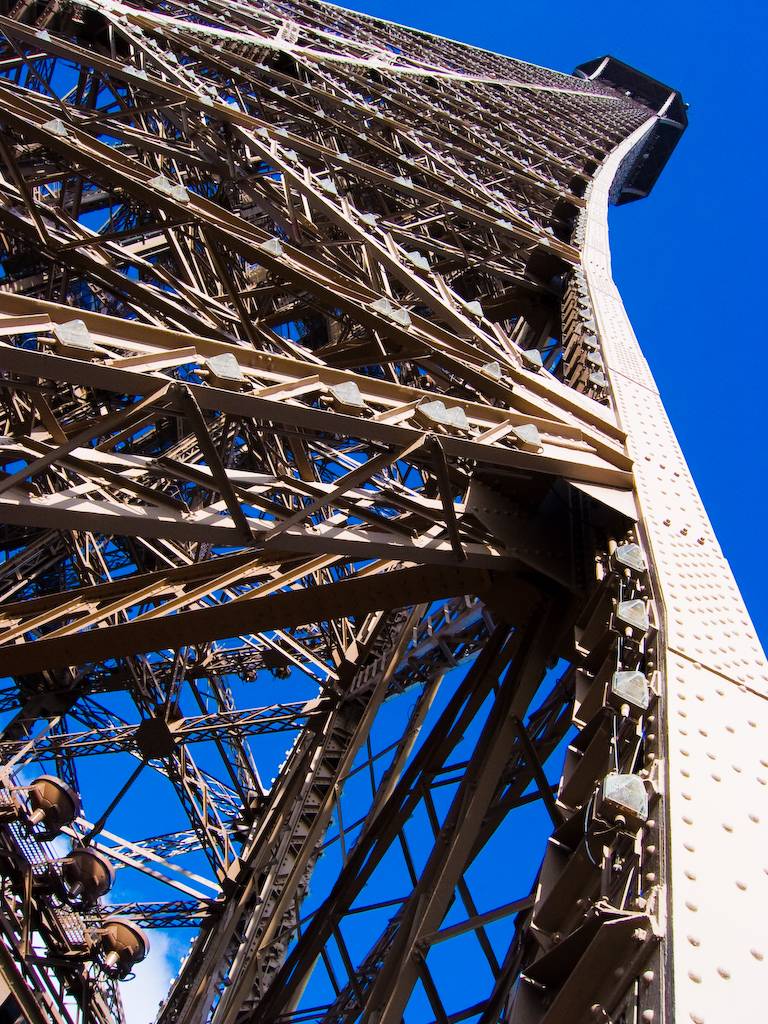 The Eiffel Tower: Different Perspectives ~ Kuriositas