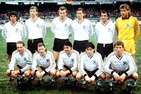 SELECCIÓN DE LA REPÚBLICA FEDERAL DE ALEMANIA - Temporada 1985-86 - Matthäus, Buchwald, Briegel, Augenthaler, Magath y Schumacher; Rummenigge, Rolff, Klaus Allofs, Herget y Förster - ITALIA 1 (Aldo Serena) ALEMANIA FEDERAL 2 (Herget y Matthäus) - 05/02/1986 - Partido amistoso - Avellino, Italia, estadio Partenio