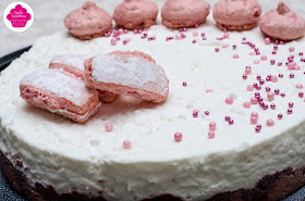 Entremet noix de coco avec insert à la fraise sur base de biscuits roses de Reims