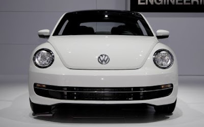 2013 volkswagen beetle front view