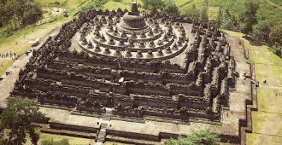  adalah candi bersejarah milik agama Buddha yang terbesar di Asia Tenggara Sejarah Candi Borobudur di Muntilan, Magelang