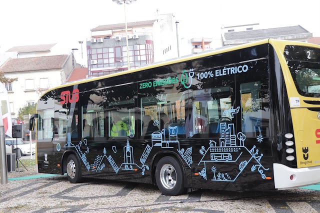 Irizar entregó dos buses eléctricos en Portugal 