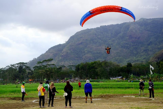 Bukit Paralayang Tunggangan Durenan