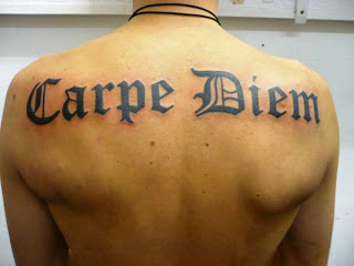 TATTOO TATUAJE DE FRASE CORTA