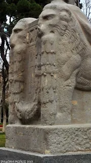 Detalle del monumento a Don Benito Pérez Galdós de Victorio Macho