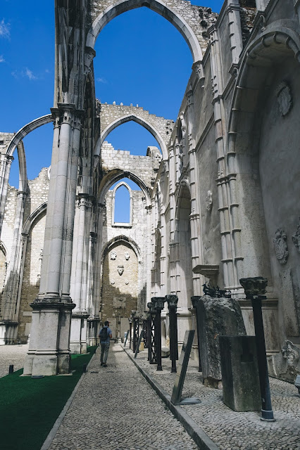 カルモ考古学博物館（Museu Arqueologico do Carmo）｜南側廊（South Lateral Nave）