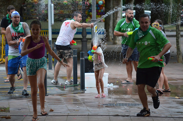 guerra del agua en las fiestas de El Regato