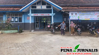 Diduga kepala sekolah SMPN 2 trimodadi selalu menghindar dari awak media