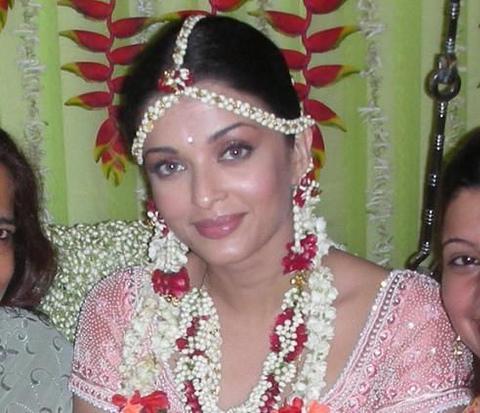 aishwarya rai wedding. Aishwarya Rai Hot Pictures