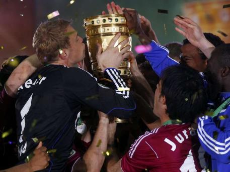 FRITZ THE FLOOD: DFB Pokal 2010 2011 MSV Duisburg Schalke 04