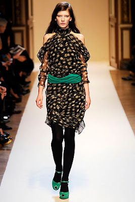 Emanuel_Ungaro_Fall2010@elreinodemariel.blogspot.com