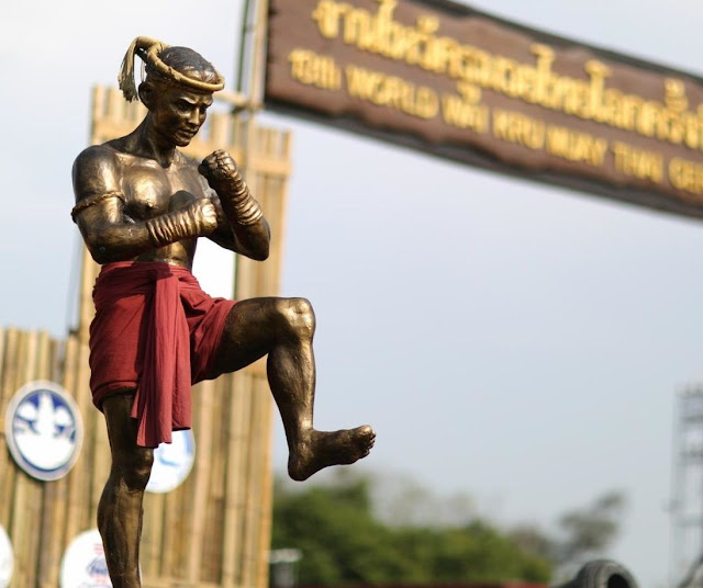 17 มีนาคม วันมวยไทยแห่งชาติหรือวันนักมวย National Muay Thai Day มวยไทยมีทั้งบัวขาว นายขนมต้ม พระเจ้าเสือ นายทองดีฟันขาว