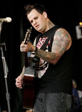 Foto de Benji Madden en concierto