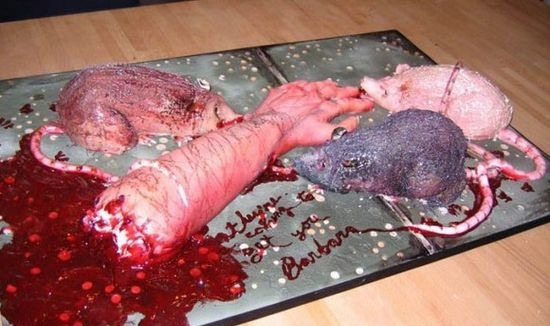 bizarre_birthday_weird_ccakes_05