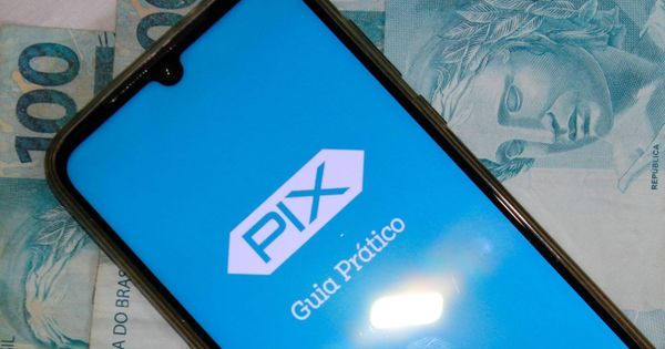 Clientes reclamam que Nubank e Mercado Pago cadastraram Pix sem autorização