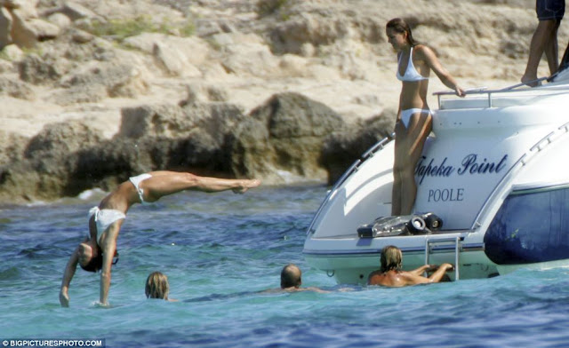 Pippa and Kate Middleton bikini Ibiza 2006 photo