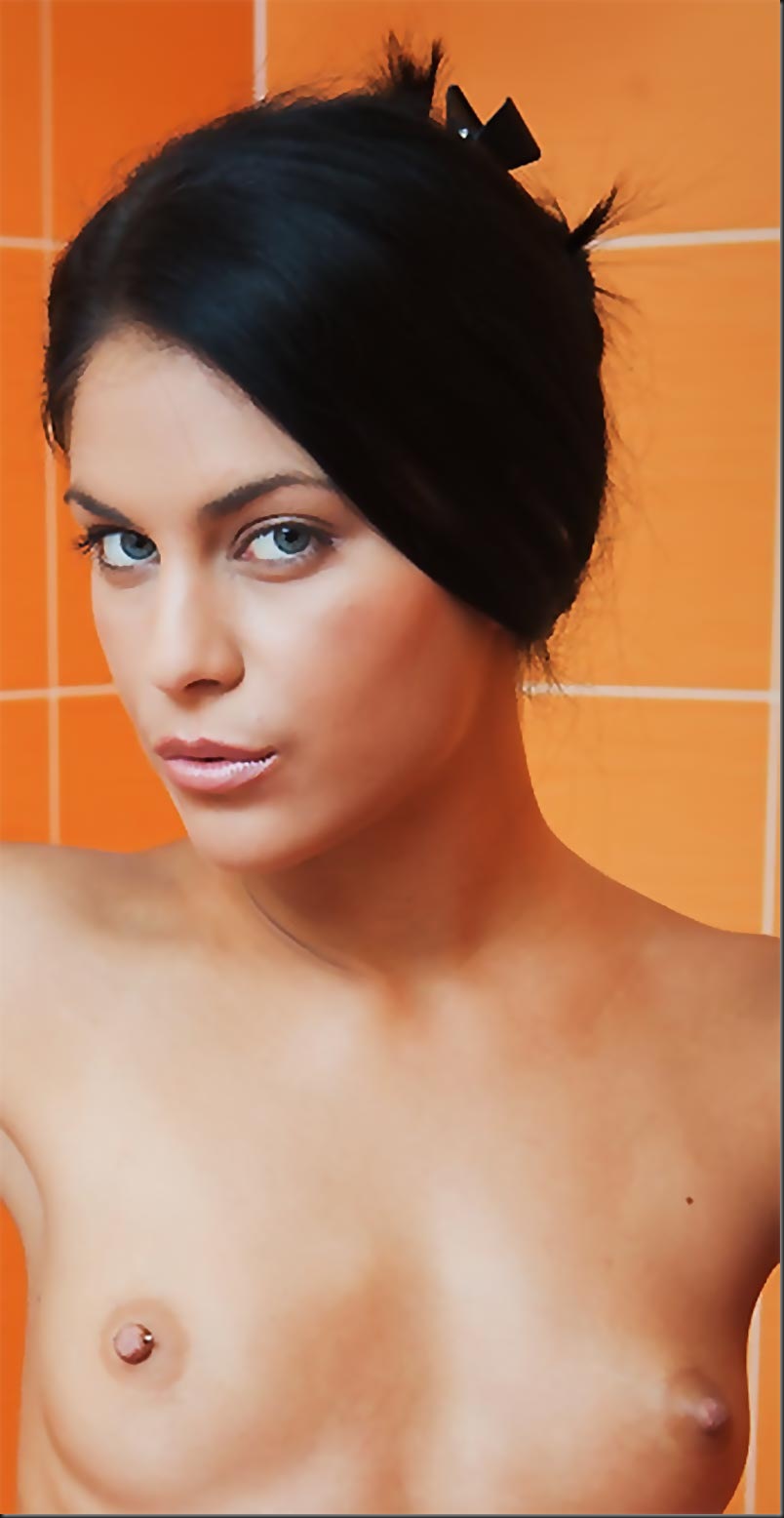 lavando_coisa_publica_mulher_pelada_nua_buceta_cu_0102