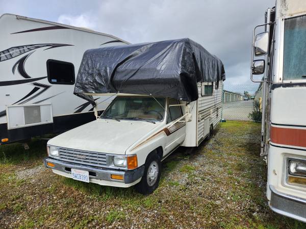 1988 Toyota Dolphin RV Must Sell