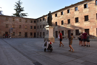 Fachada da Universidade de Salamanca e Pátio das Escolas