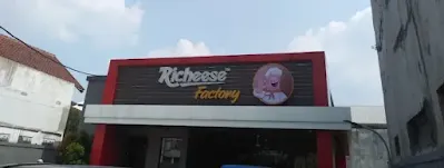 Revisual-Neon Box-Logo-Chef-Richeese-Semarang