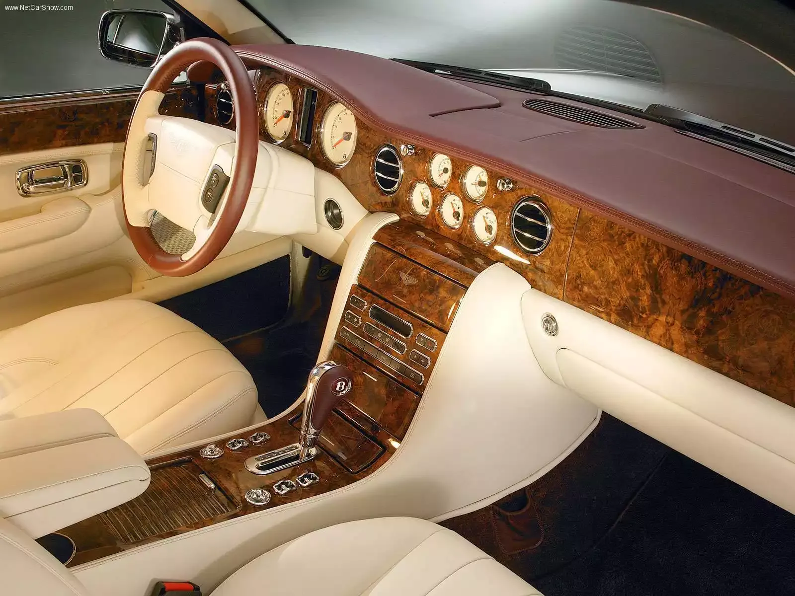Hình ảnh xe ô tô Bentley Arnage Limousine 2005 & nội ngoại thất