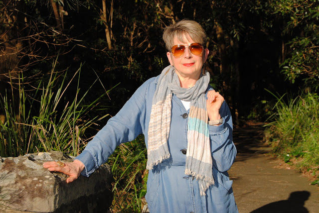 A CHAMBRAY DRESS FOR A STROLL IN THE PARK