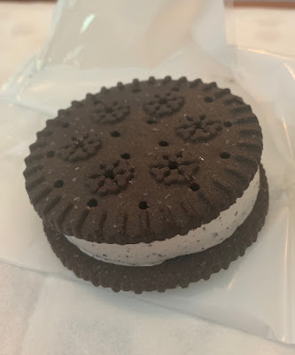 Cookies & Cream Ice Cream Sandwich (Aldi)