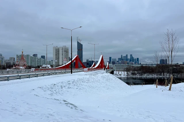 Красноарочный мост