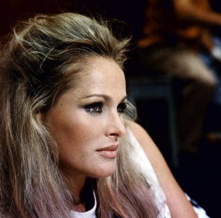 1960's bombshellursula andress