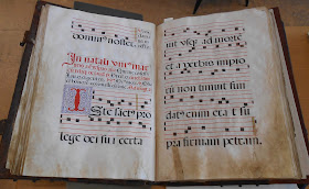 Anitphonal open to folio 29 verso, 30 recto