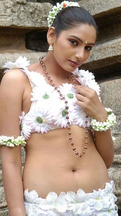 Ragini New Fashion at Big Screen : White Short Top Ragini Pics