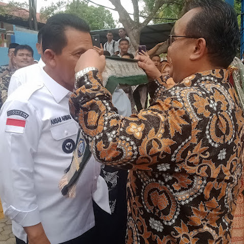 Gubernur Kepri H Ansar Ahmad Melakukan Kunjungan ke SMA Negeri 1 Batam 