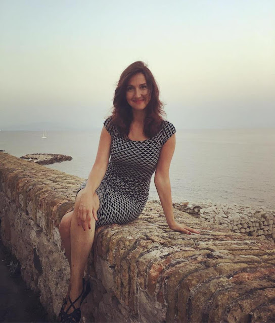 Foto Aida Hadzialic Menteri Cantik Swedia, seksi, paha mulus