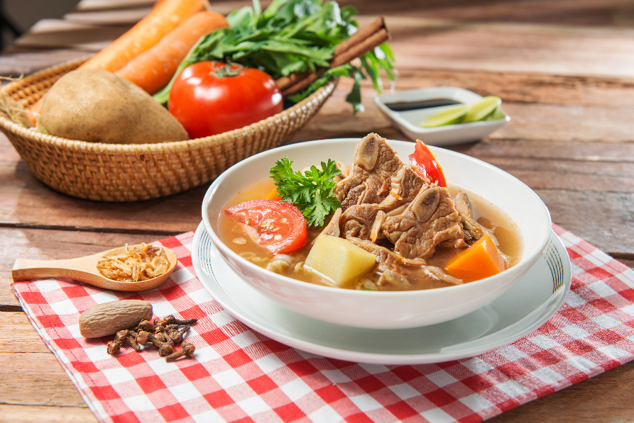 Resep Sop Tulang Iga Sapi Kuah Bening yang Rasanya Maknyus