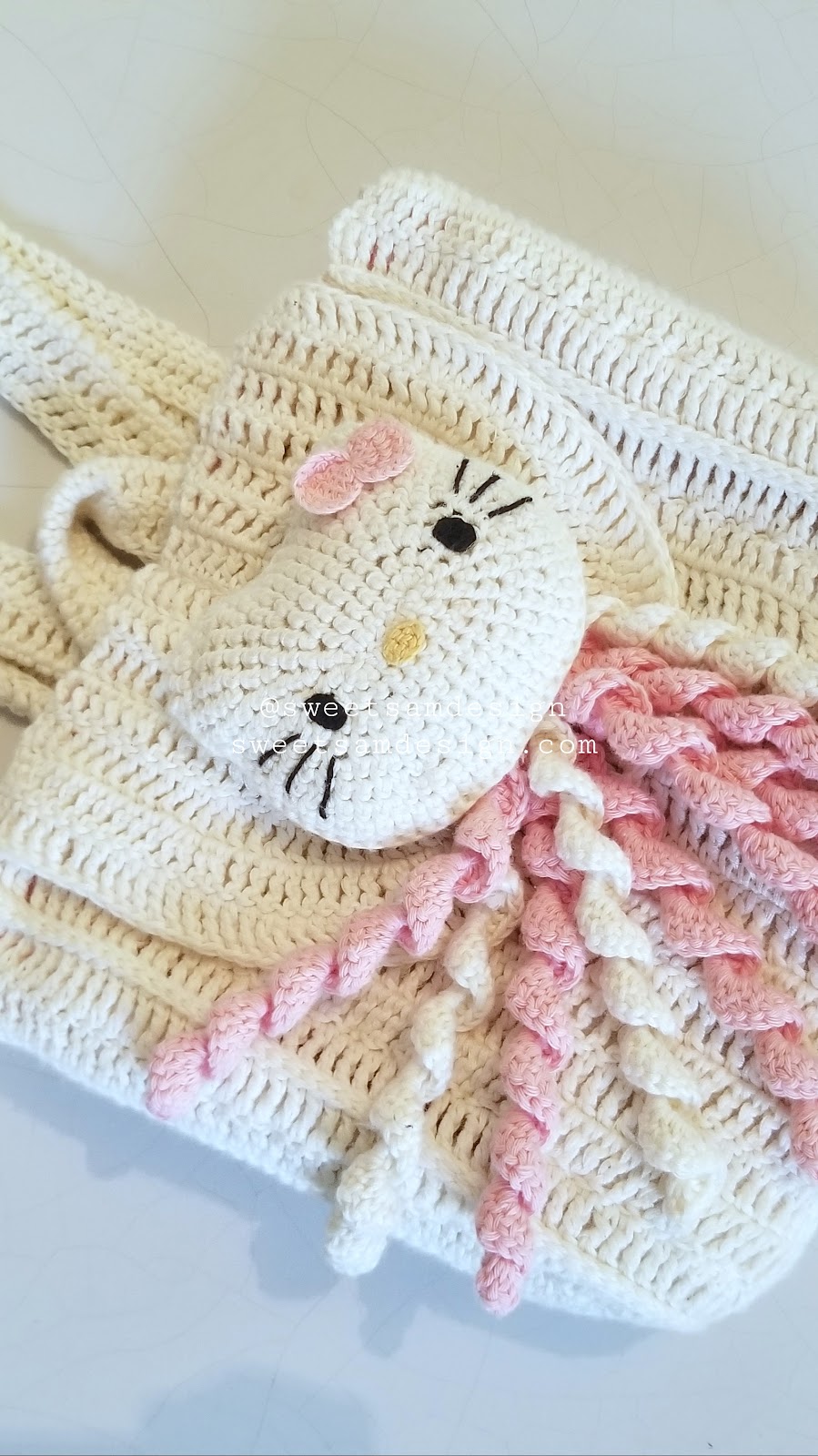 Cute HELLO KITTY Crochet Backpack Free Pattern