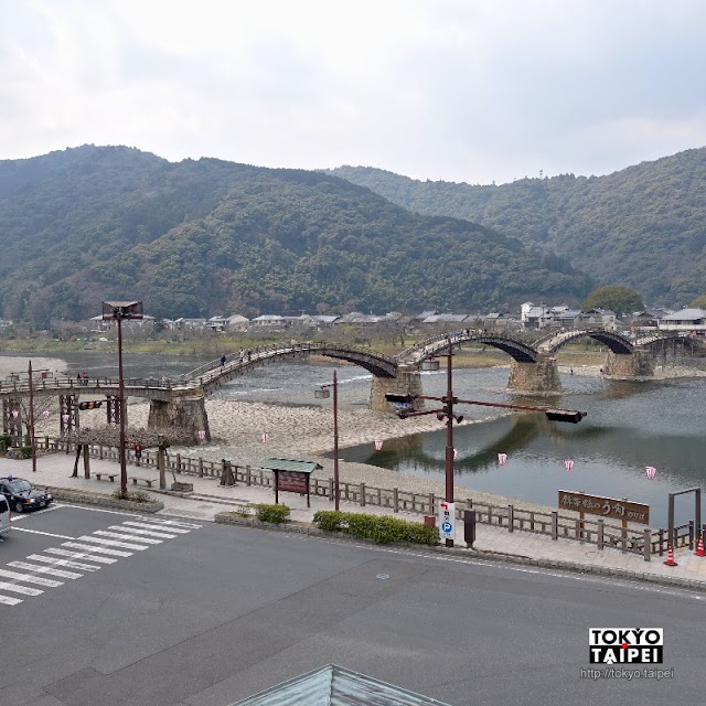 【橋之駅】錦帶橋旁的展望市場　制高點看美景還可買土產