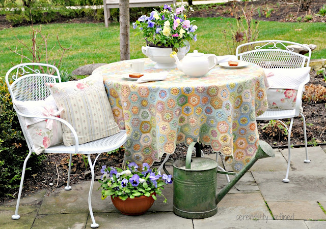 Spray painted white metal iron patio furniture spring table tea garden vintage 1