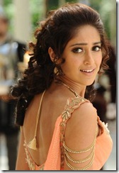 Ileana_hot_sideview
