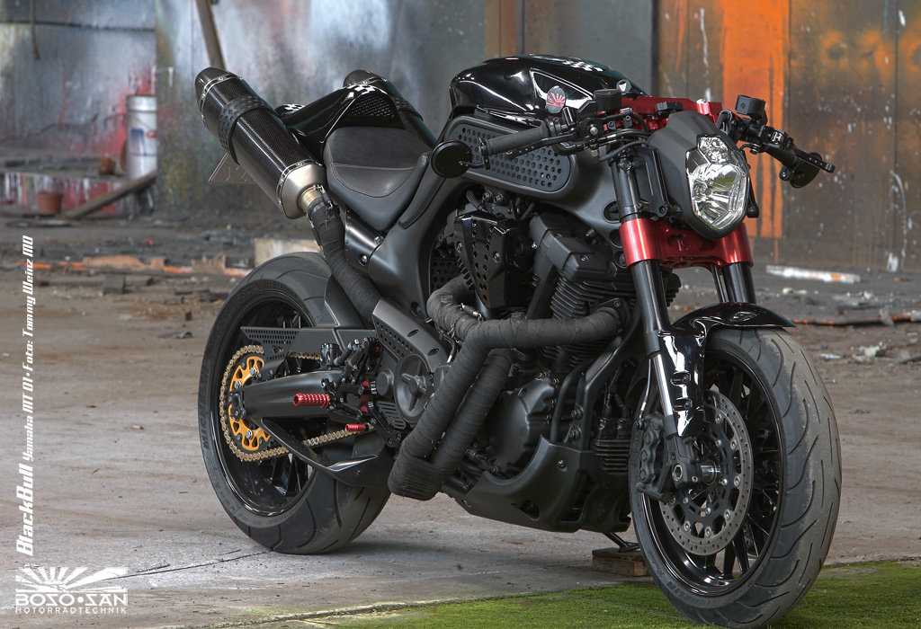 YAMAHA MT 01 BLACK BULL   AuTo CaR